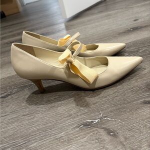 Tory Burch Cream Pointed-Toe Mary Jane Pumps with Yellow Bow